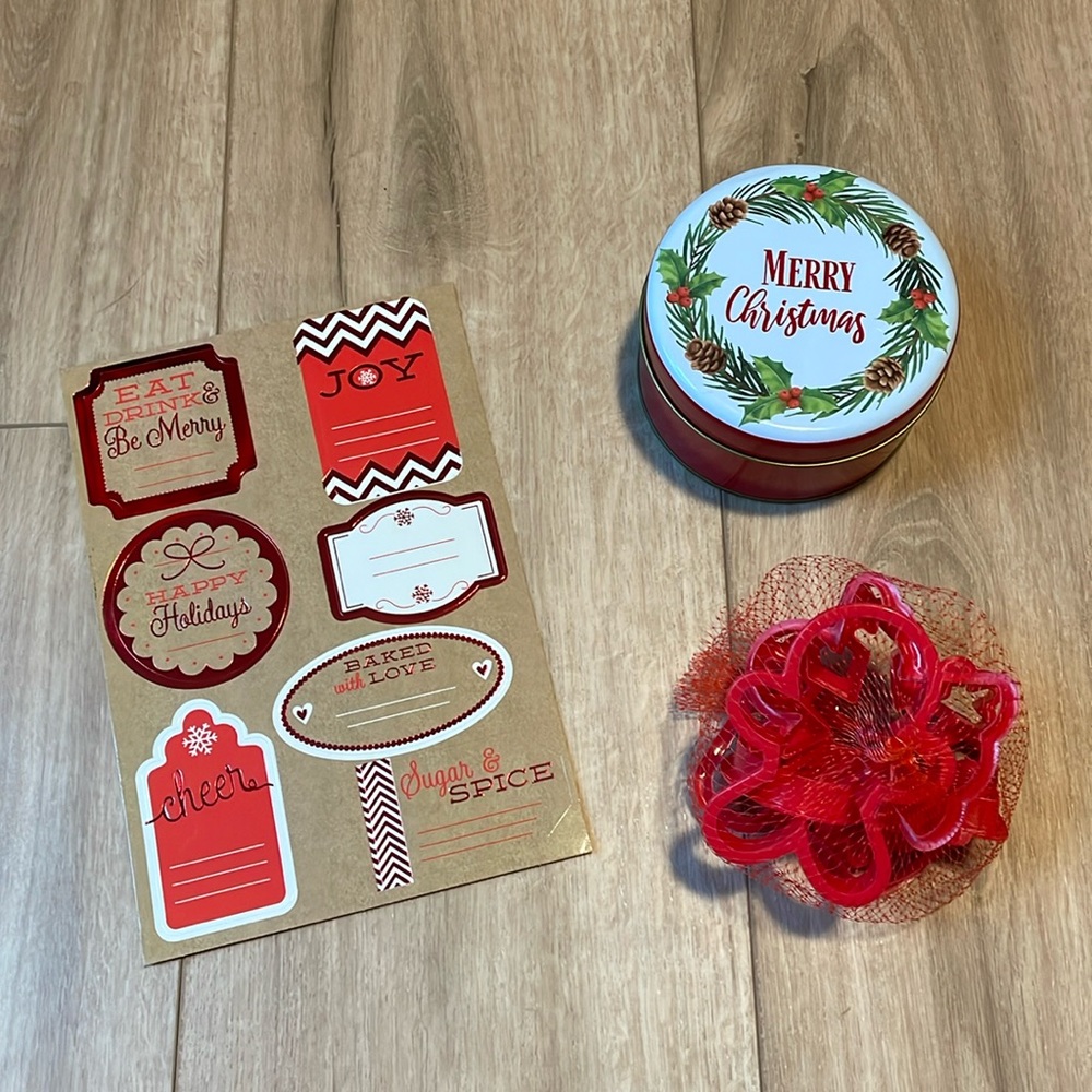 🌟Host Pick🌟Baked With Love Holiday Set - Picture 1 of 6